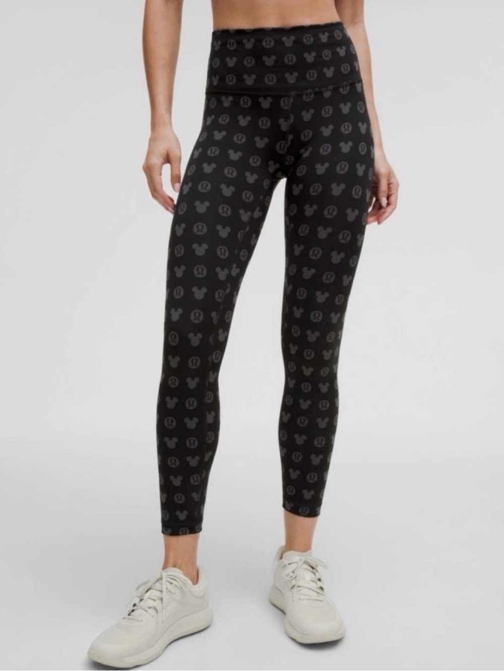 Disney x Lululemon Mickey Mouse Leggings - Black / Size 4